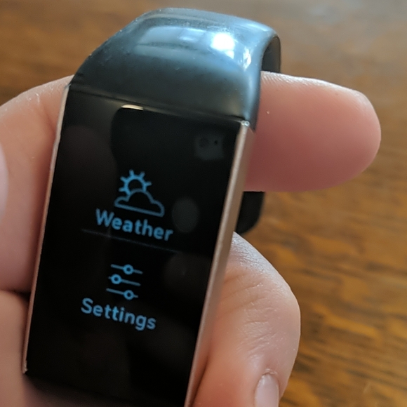 Fitbit Charge 3 - Picture 4 of 4